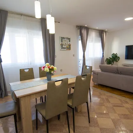 Apartaman Vukasovic * Omiš