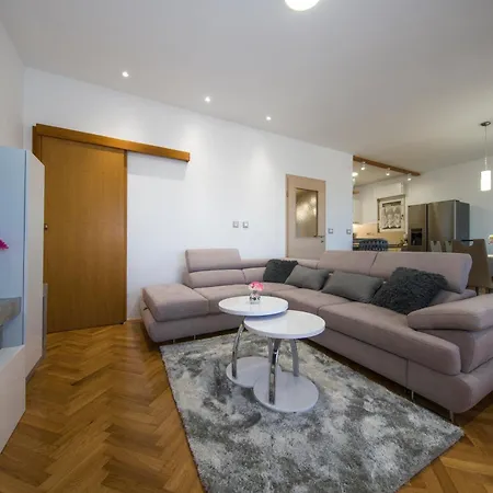 Apartaman Vukasovic 公寓 奥米什