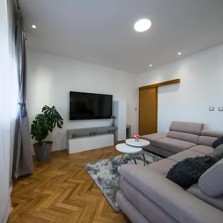 Apartaman Vukasovic 公寓 *