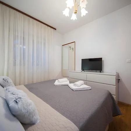 Apartaman Vukasovic 奥米什